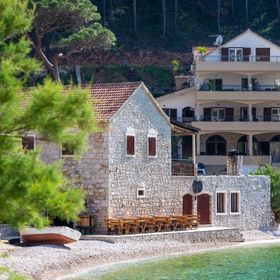 Apartments Serzane Zastrazisce