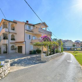 Apartments Mirjana V Lopar