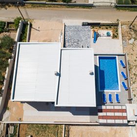 Apartment Azeret sa bazenom Maslenica