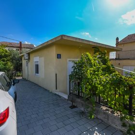 House Petar Kastel Stafilic