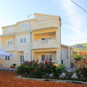 Apartments Kiwi Trogir