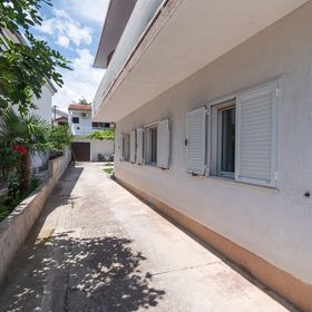Apartments and Room Sanja Vodice