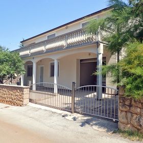 Apartment KIKI Starigrad Paklenica