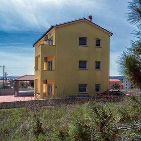 House Robert Medulin