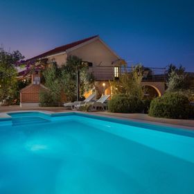 Villa Bravura Milna II