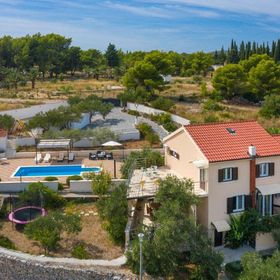 Villa Bravura Milna II