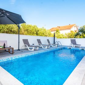 Apartment Spanic 2 Vir