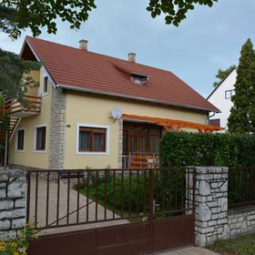 Berta Apartmanház Balatonföldvár