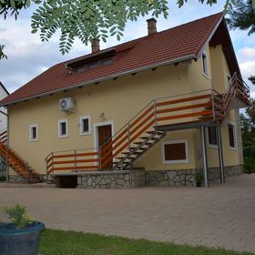 Berta Apartmanház Balatonföldvár
