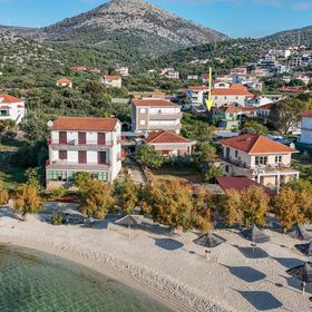 House Dvor Seget Vranjica