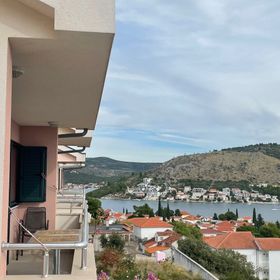 Adri Apartman Rogoznica