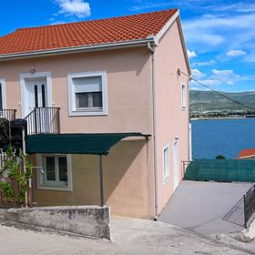 Holiday House Narona Mastrinka