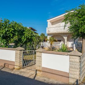 Apartments Loncar Vir II