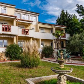 Apartments Strand Vir II