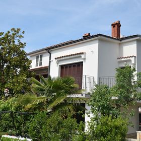 Apartment Mirjana Malinska