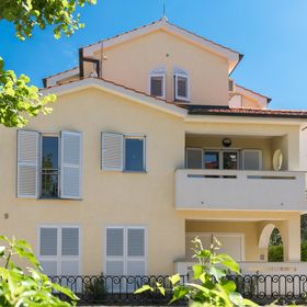 Apartments Nino Malinska