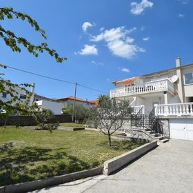 Apartments Anka Krk