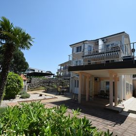 Apartments Frane Vantacici