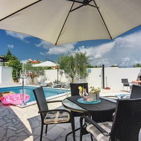 House Michelle Liznjan