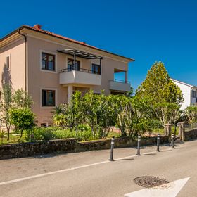 Apartments Katja Njivice