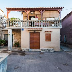 House Moskva Sukosan