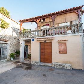 House Moskva Sukosan