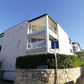 Apartment CRVENA UVALA Zambratija