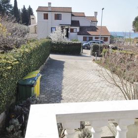 Apartment Apartment Katarina with sea view 2 Zambratija