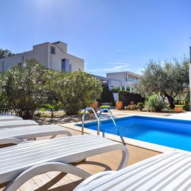 Apartments SIPARIS Zambratija