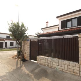 Apartments Noel Zambratija