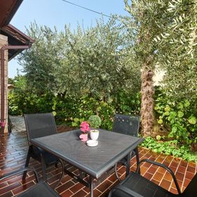 Apartment MARE ZAMBRATIJA