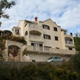 Apartmanok Parkolóhellyel Postira, Brac - 727 Postira