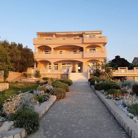 Apartmanok A Tenger Mellett Lun, Pag - 3320 Lun