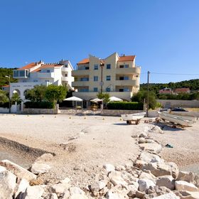 Apartmanok A Tenger Mellett Slatine, Ciovo - 10435 Slatine