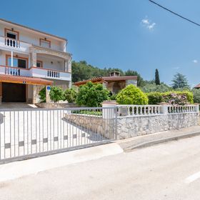 Apartmanok Parkolóhellyel Mrljane, Pasman - 20056 Mrljane