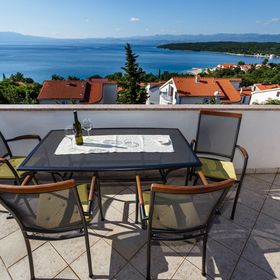 Apartmanok Parkolóhellyel Njivice, Krk - 20501 Njivice