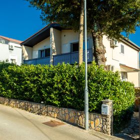 Apartmanok Parkolóhellyel Njivice, Krk - 20504 Njivice