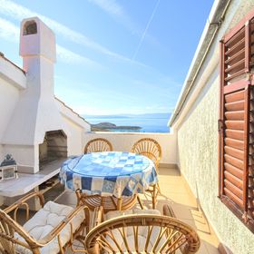 Apartmanok Parkolóhellyel Njivice, Krk - 20543 Njivice