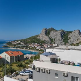 Apartmanok Parkolóhellyel Omis - 20689 Omiš