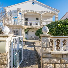 Apartmanok A Tenger Mellett Vir - 20750