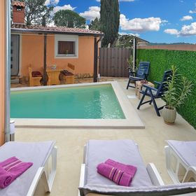 Apartmanok Családok Részére Medencével Fazana - 20792 Fažana