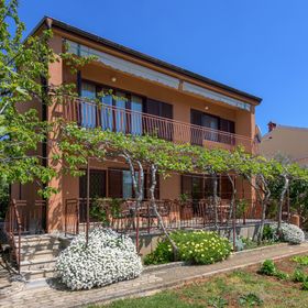 Apartmanok Parkolóhellyel Fazana - 20822 Fažana