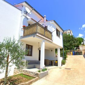 Apartmanok Parkolóhellyel Njivice, Krk - 20898 Njivice