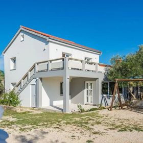 Apartmanok Gyermekes Családok Részére Vir - 20987