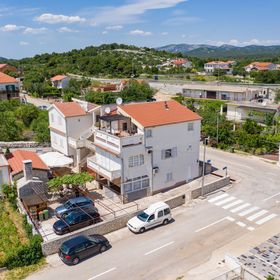 Apartmanok Parkolóhellyel Pirovac, Sibenik - 21008 Pirovac