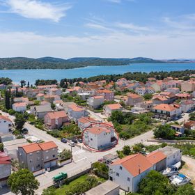Apartmanok Parkolóhellyel Pirovac, Sibenik - 21008 Pirovac