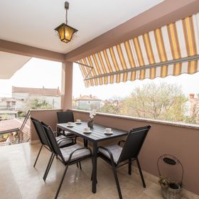 Apartmanok Parkolóhellyel Umag - 21070