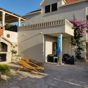 Apartmanok Parkolóhellyel Povlja, Brac - 21089 Povlja