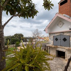 Apartmanok és Szobák A Tenger Mellett Posedarje, Novigrad - 21123 Posedarje