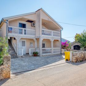 Apartmanok Parkolóhellyel Jezera, Murter - 21148 Jezera